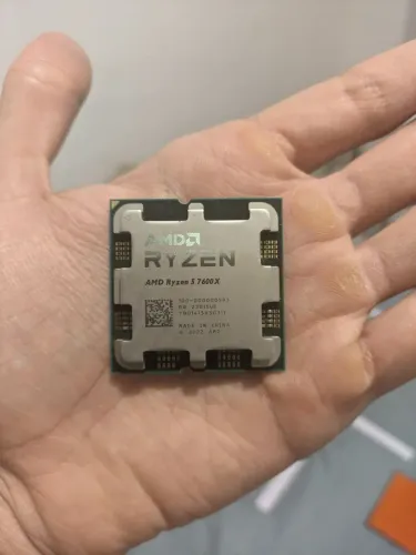 Processador Ryzen 5 7600x em perfeito estado