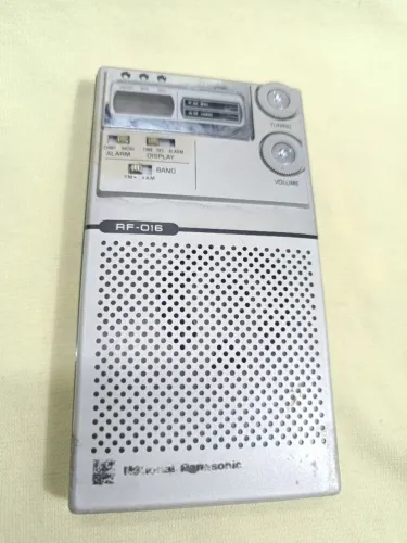 Radio Panasonic RF-016 da década de 70 am e FM