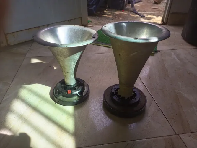 Vendo cornetas 