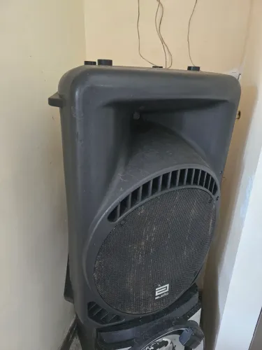 Caixa de som profissional 15pol. 400w 220v