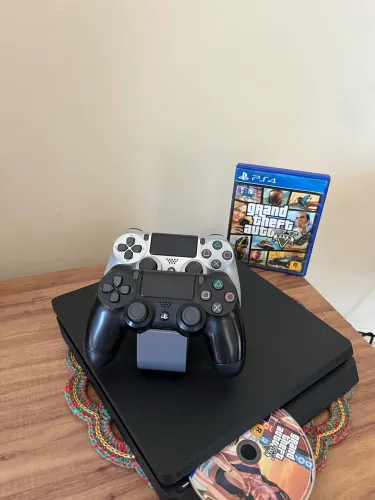 Ps4 slim 