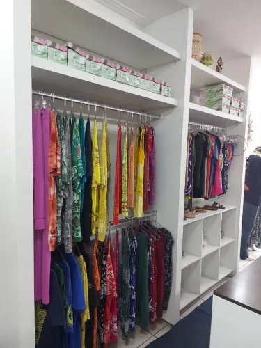 Vendo móveis de loja roupa 