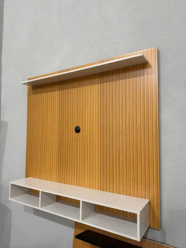 Painel Aconchego Off White Ripado 3D Multiuso TVs de até 50 Polegadas Em Oferta