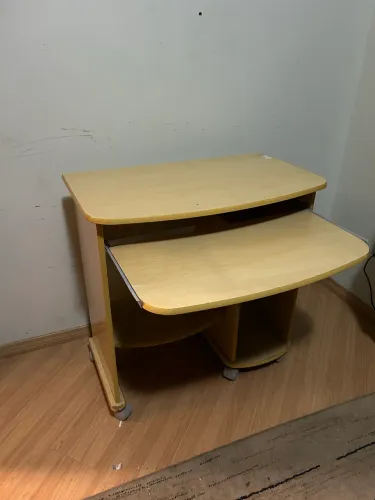 Rack para PC com suporte para teclado