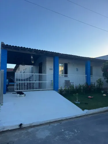 CASA DE PRAIA COM PISCINA DE FRENTE O MAR