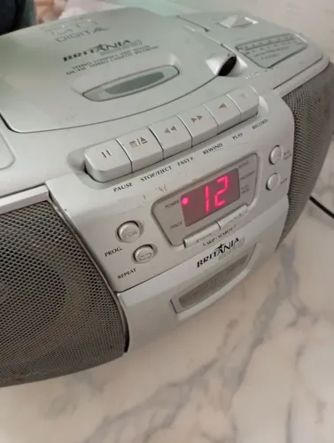 Rádio toca CD e toca fita 
