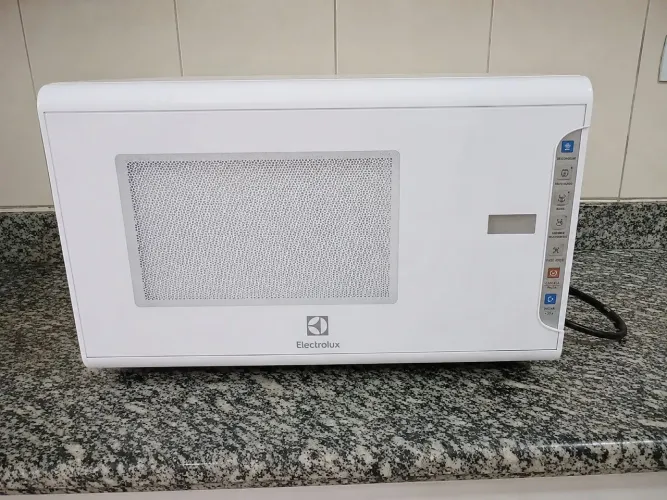 Microondas Electrolux 31L Ml41T
