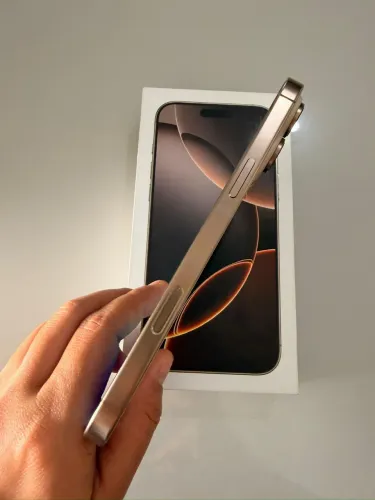 IPHONE 16 PRO MAX