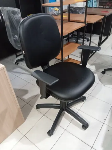 Cadeira diretor em courrissimo