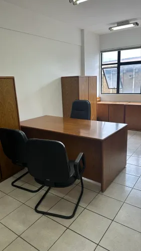 Mesa de Madeira Maciça- Alta durabilidade