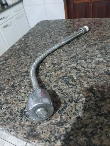 Haste flexível cromada 