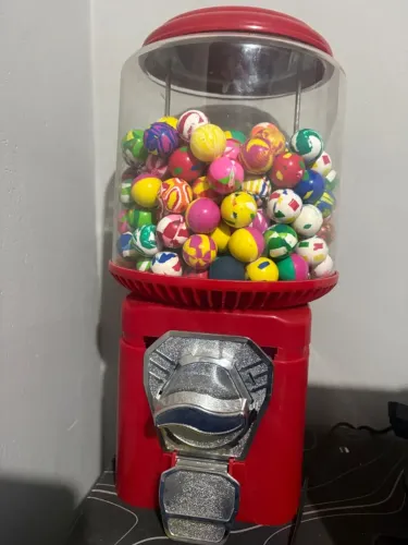 Máquina Bolinha Pula-Pula + Cápsulas Vazias + Fichas R$1
