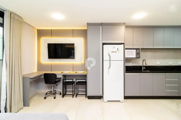 Studio compacto e funcional no Centro!
