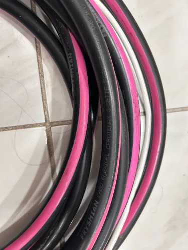 Cabo e peças elétricas