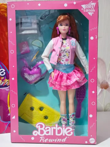 Boneca Barbie 80s Rewind Midge Schoolin' Around Completa recolocada na caixa