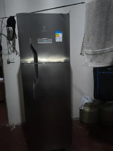 Vendo geladeira Eletrolux apenas 3 anos de uso (leia a descrição)