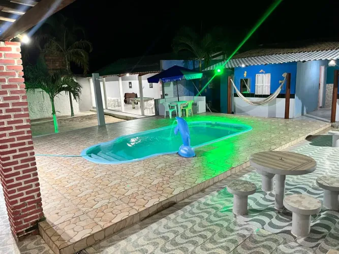Casa com piscina, diária 400 reais 