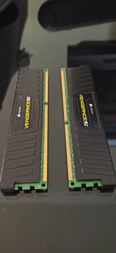 Memória Corsair Vengeance LP 8GB (2x4GB) DDR3 1600MHz
