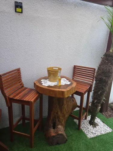 Cadeiras e Bistro