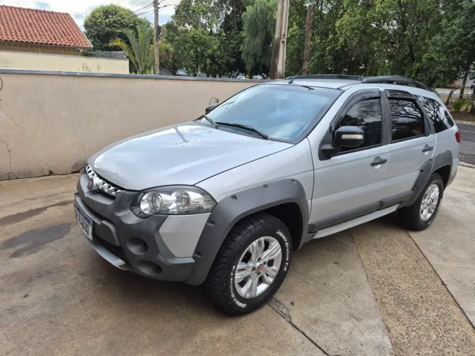 Fiat Palio Weekend Adventure Locker 1.8 Flex 2015