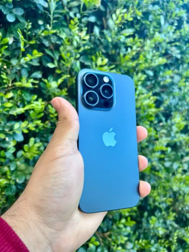 iPhone 15 Pro 256GB | Blue Titanium | Sem peças trocadas | Bateria 87%