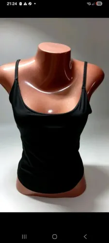 Fabricante de Moda feminina especializada em bodys e blusas em poliamida somente atacado!