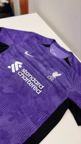 Camisa Liverpool roxa rara