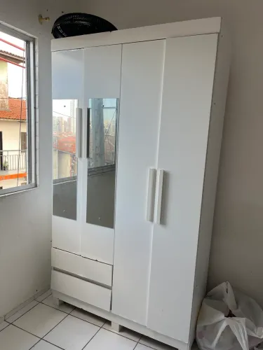Guarda-Roupa 4 portas com espelho