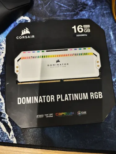 Memória ddr4 2x8 RGB Corsair dominator Platinum branca 