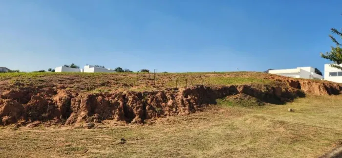 Terreno à Venda no Condomínio Reserva Santa Isabel em Louveira, no bairro Cana do Reino.