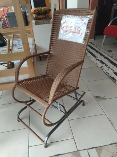 Cadeira de balanço encosto alto com molas de aço