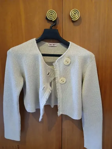 Blusa de lã inglesa,alto padrao ,nova,tamanho M