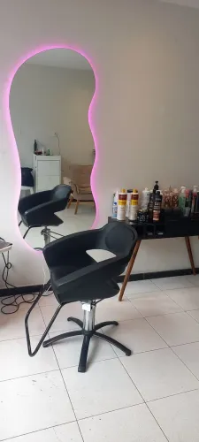 Alugo espaço p/ cabeleireiros