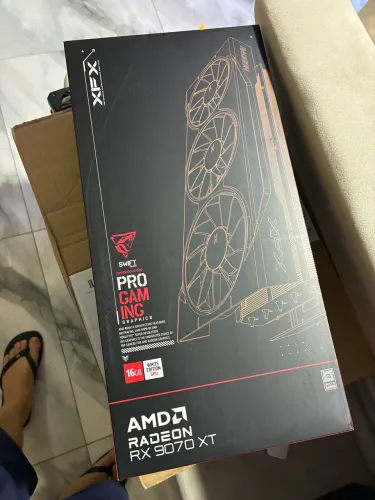 Placa de vídeo RX 9070 XT XFX Swift White