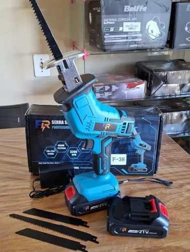 Serra Sabre Profissional à Bateria com 600W de potência produto Novo