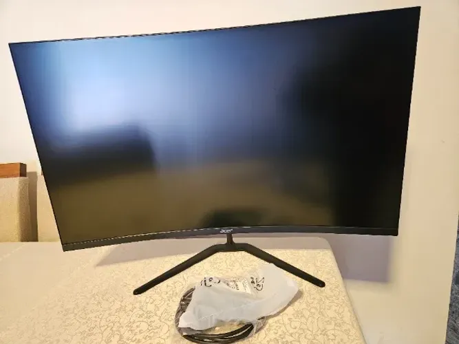 Monitor Gamer Curvo Acer Nitro 31.5" ED320Q X2 - 240Hz / 1ms (Seminovo)