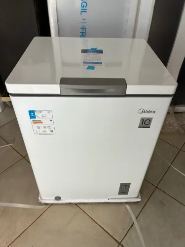 Freezer horizontal Midea 142 litros na caixa