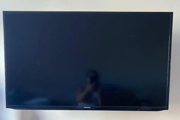 TV Samsung 50 polegadas modelo UN50H5303AGXZD com resolução Full HD
