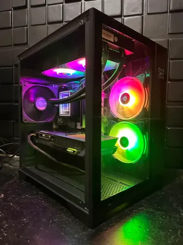 PC Gamer Ryzen 5 5600G + RTX 5060 Triple Fan + 32GB RAM DDR4 + Water Cooler 240mm
