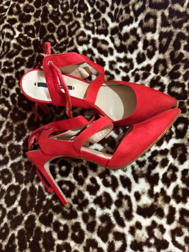 Sapato Chanel Vermelho Zara