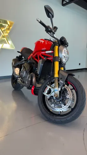 Ducati Monster 1200S