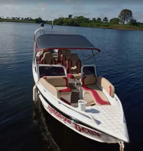 LINDA LANCHA 60 HP