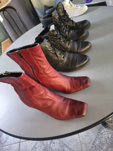 Botas Arezzo, cravo e canela e outros