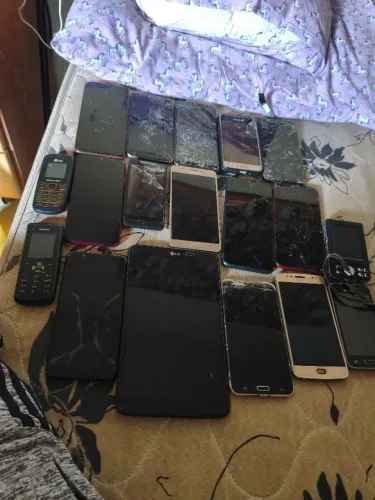 Vários celulares tirar peças