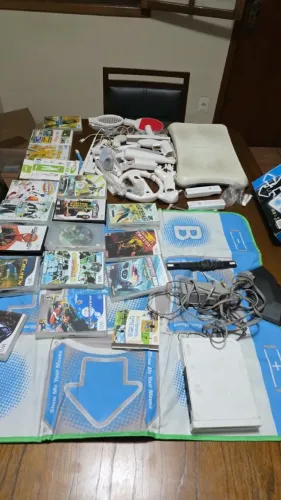 Mega Kit Nintendo Wii Completo + Balance Board + Tapete + 15 Jogos e Muitos Acessórios