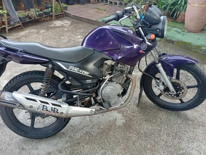 Moto Ybr 125, em perfeito estado.