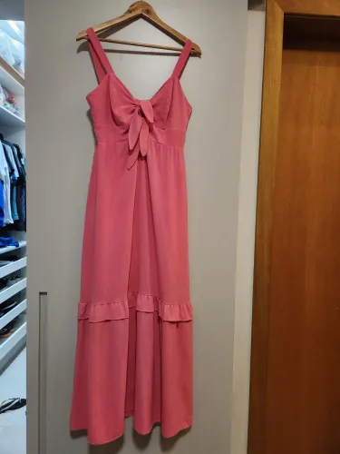 Vestido longo elegante rosa chiclete