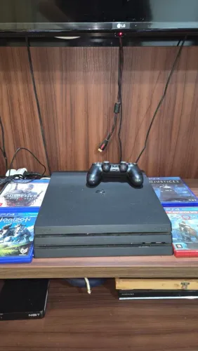 ?PlayStation 4 Pro 1.77 TB + 1 Controle Original + Jogos (Impecável)