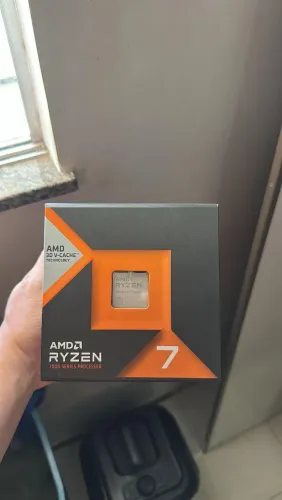 AMD Ryzen 7 7800X3D - Novo e lacrado.