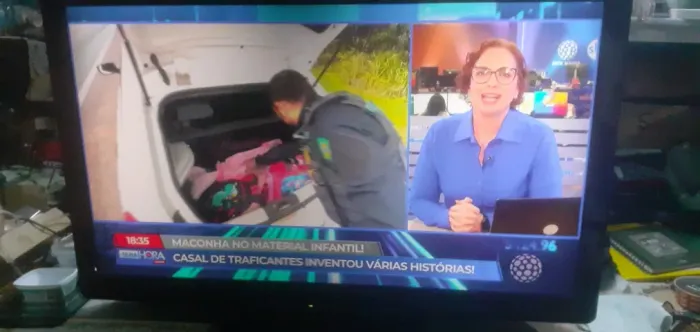 Televisor LCD 42" funcionando perfeitamente